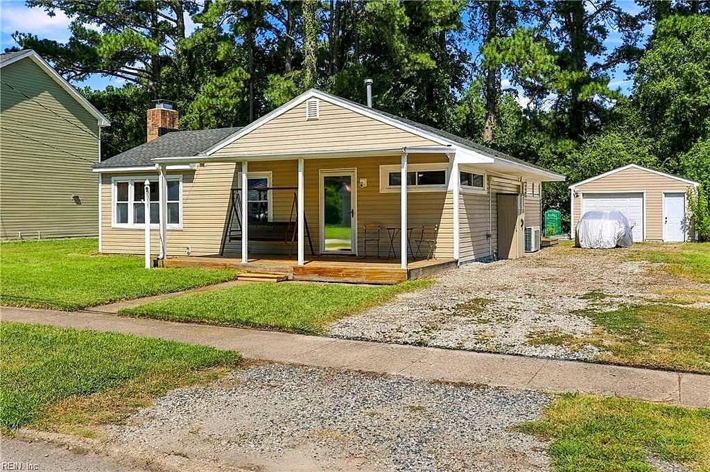 2424 Youngman RD, CHESAPEAKE VA 23323 - Photo 4