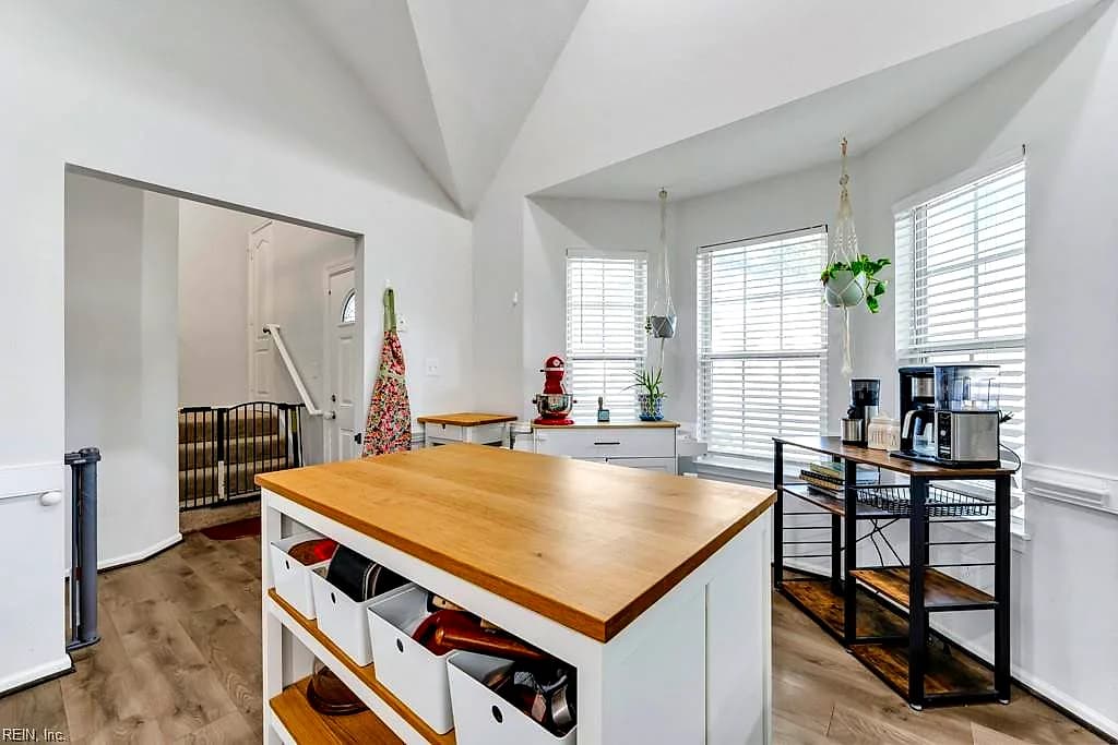 8 Creekside CT, PORTSMOUTH VA 23703 - Photo 4