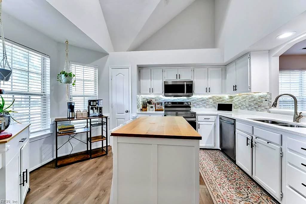 8 Creekside CT, PORTSMOUTH VA 23703 - Photo 5
