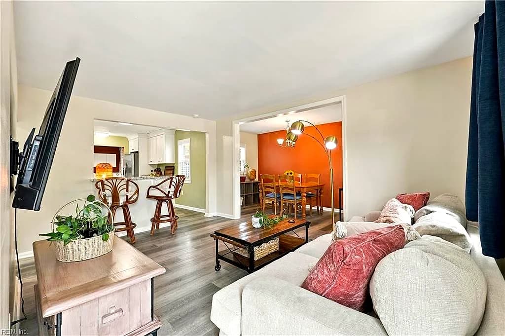 8449 Radnor RD, NORFOLK VA 23503 - Photo 4