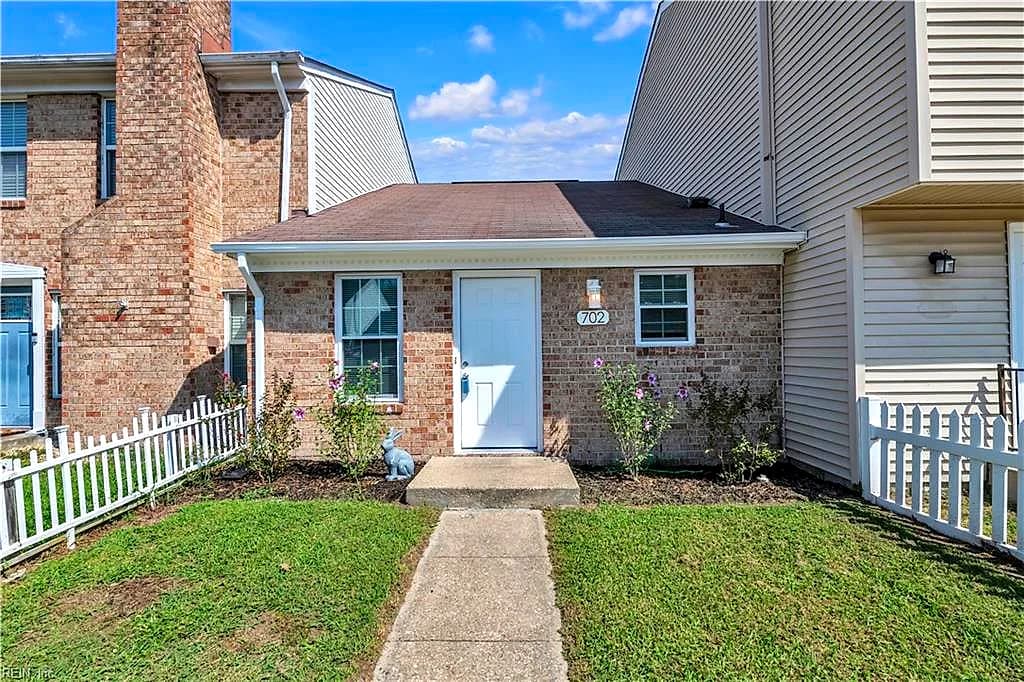 702 Wolftrap LN, VIRGINIA BEACH VA 23462 - Main photo