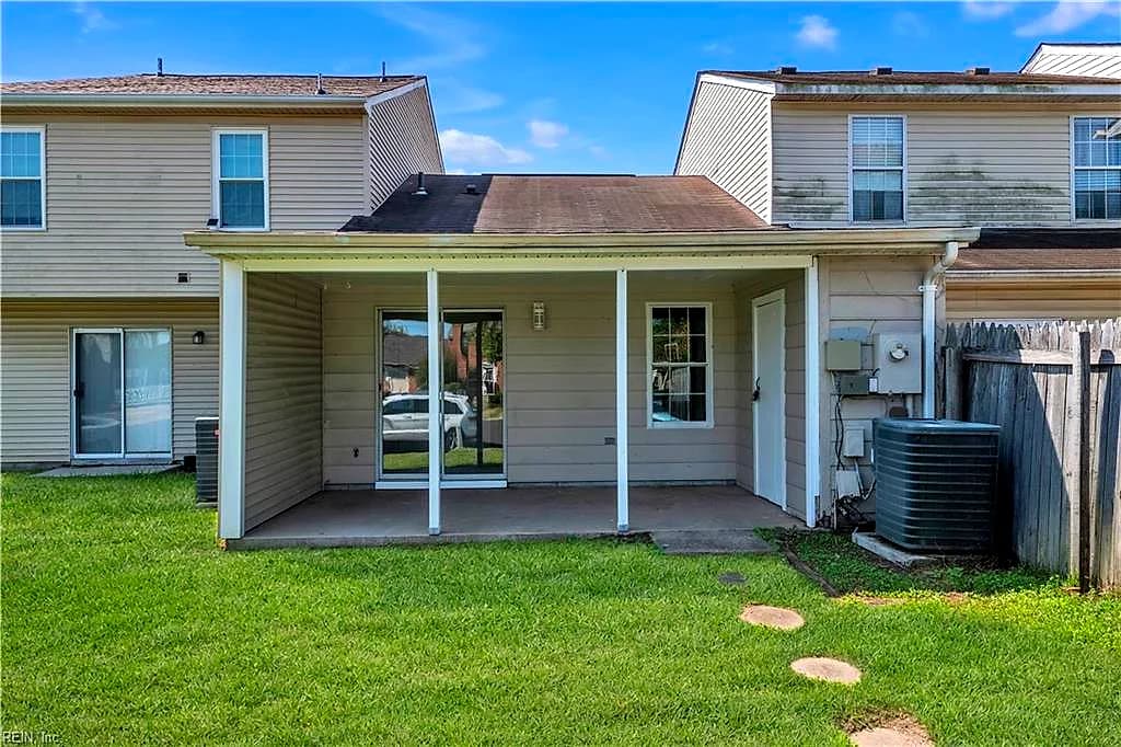 702 Wolftrap LN, VIRGINIA BEACH VA 23462 - Photo 4
