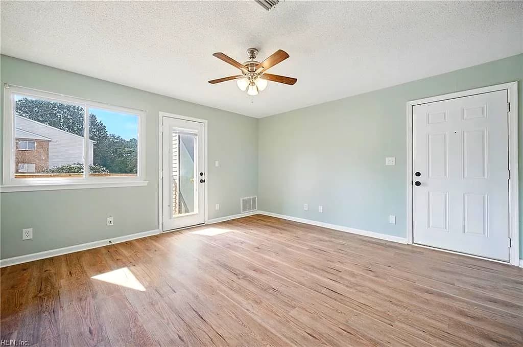 12632 Daybreak CIR, NEWPORT NEWS VA 23602 - Photo 5