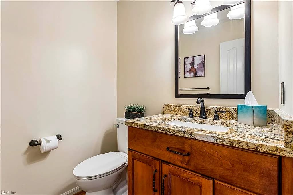 15 Ruth CIR, HAMPTON VA 23666 - Photo 5