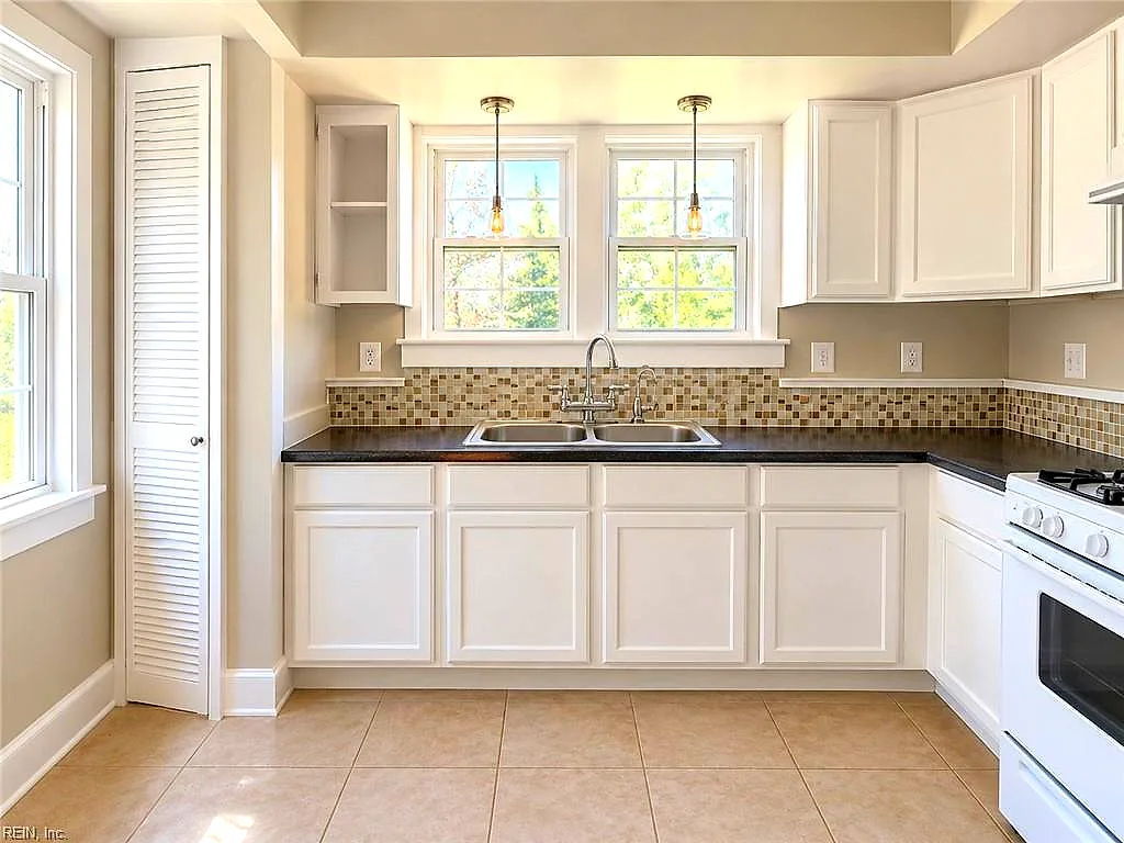 3605 Victoria BLVD, HAMPTON VA 23661 - Photo 3