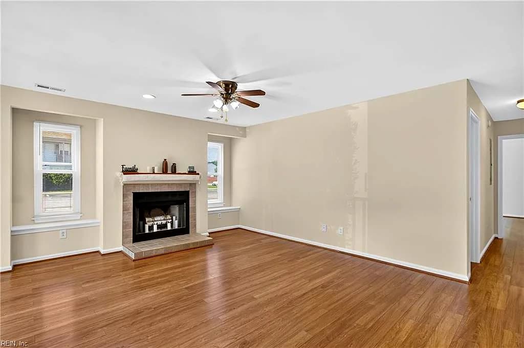 504 Mary Robert LN, NEWPORT NEWS VA 23608 - Photo 5