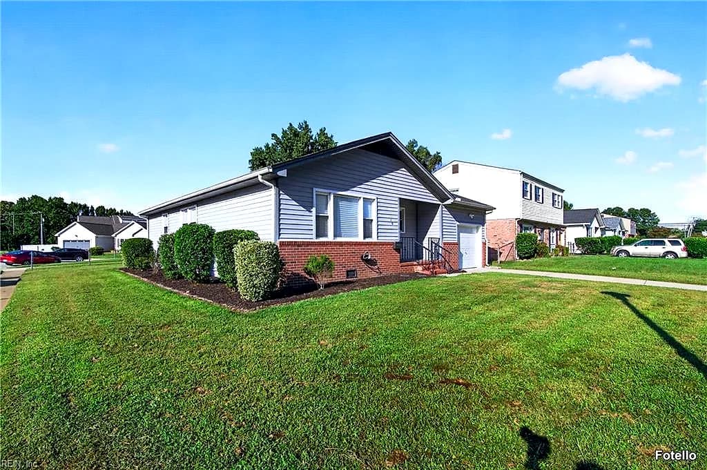 10 Rendon DR, HAMPTON VA 23666 - Photo 3