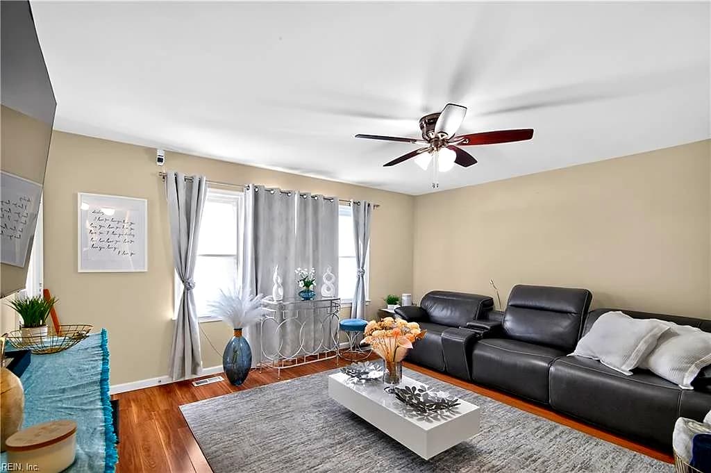 10 Rendon DR, HAMPTON VA 23666 - Photo 5