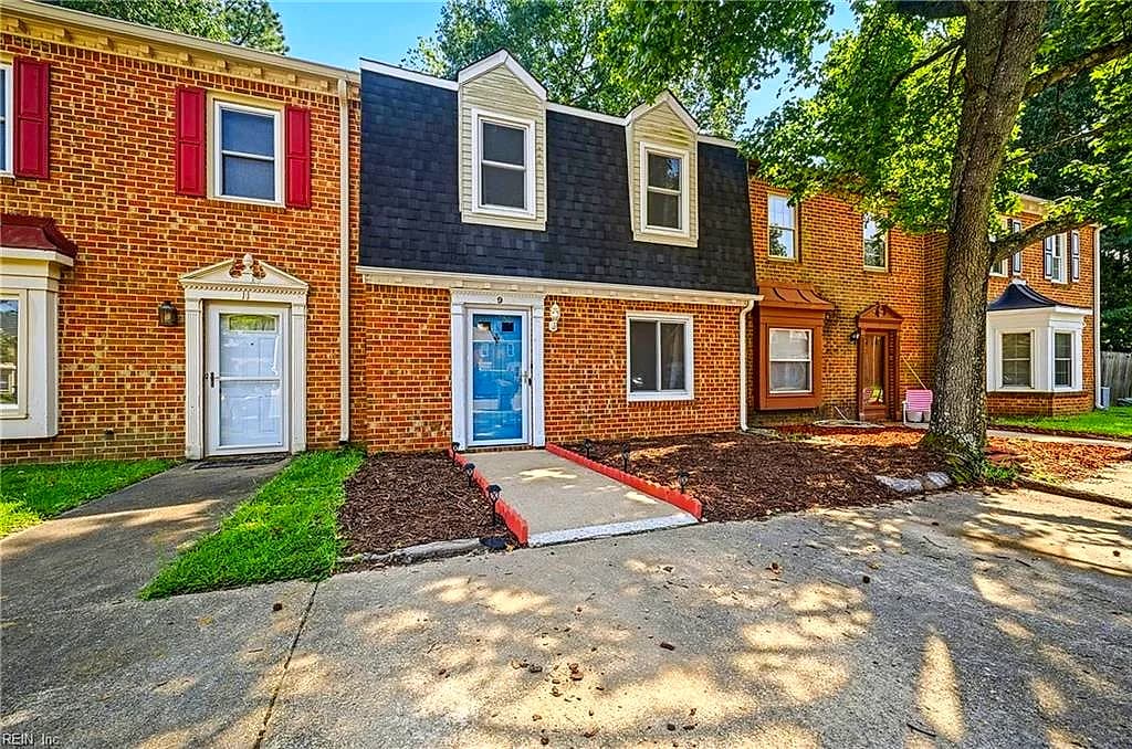 9 Colonial WAY, CHESAPEAKE VA 23325 - Photo 2