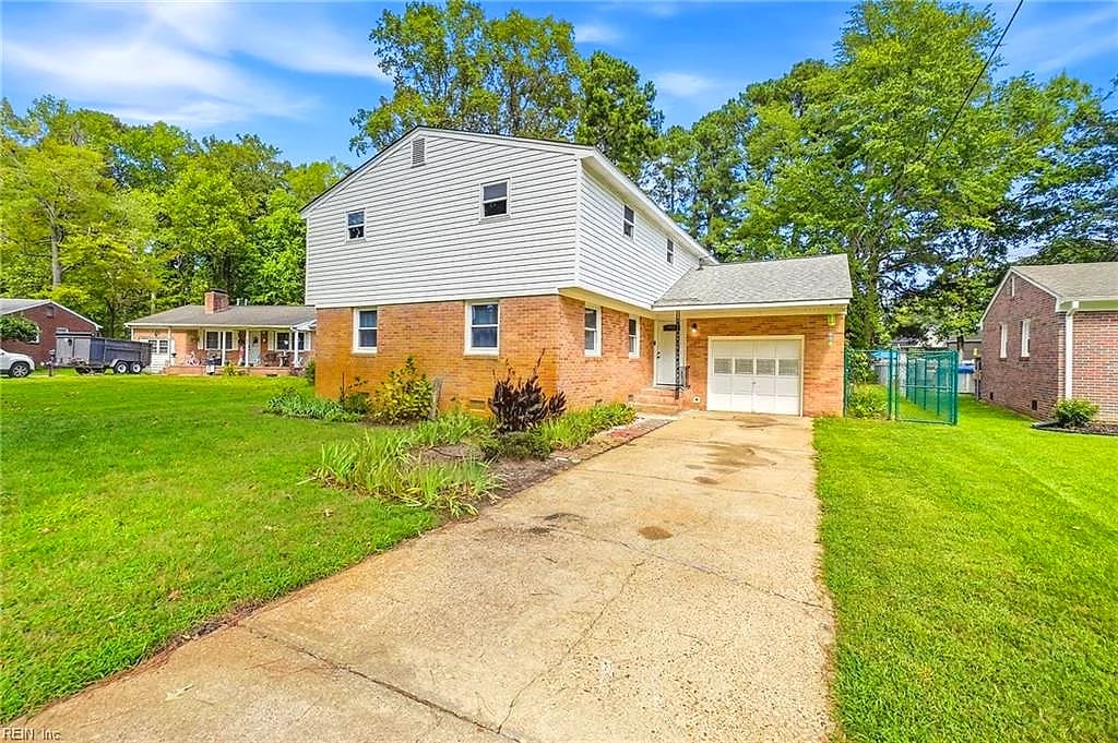 793 Fawn LN, NEWPORT NEWS VA 23602