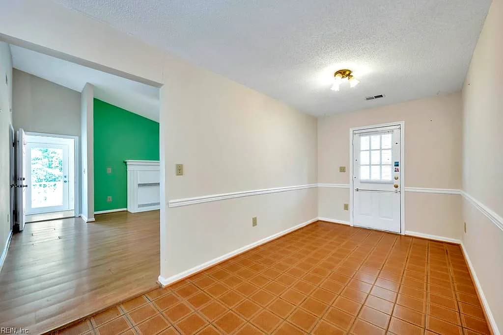 3437 Dana LN, VIRGINIA BEACH VA 23452 - Photo 5