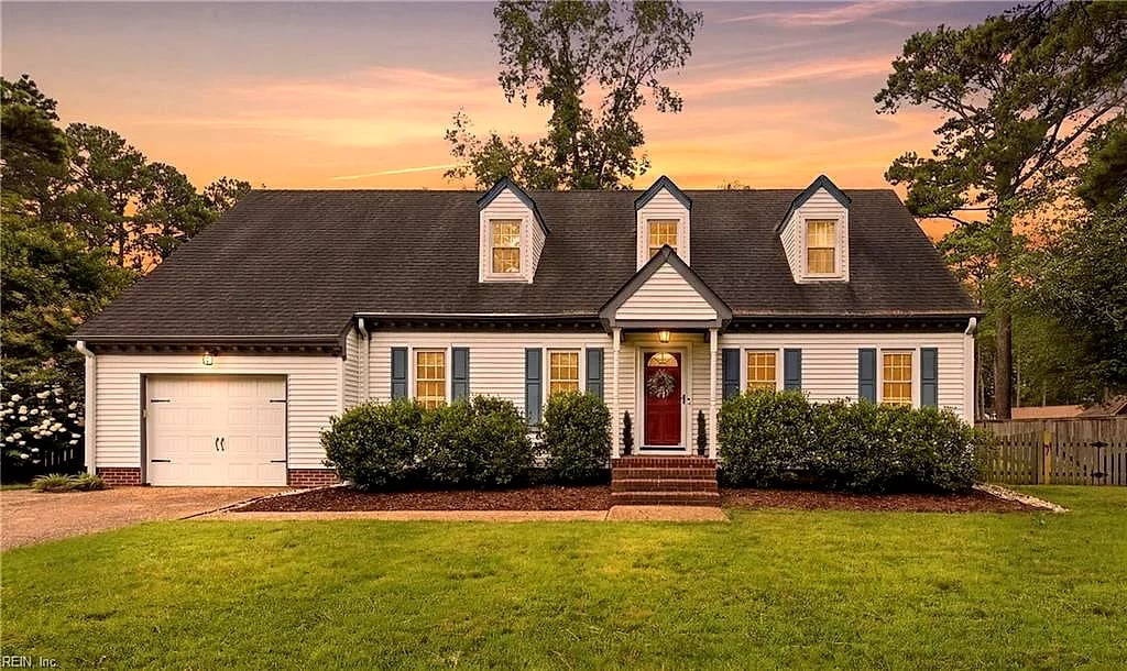 424 Pines of Warrick Dr, Chesapeake, VA