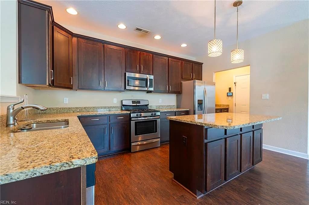 302 Milton CT, PORTSMOUTH VA 23701 - Photo 4