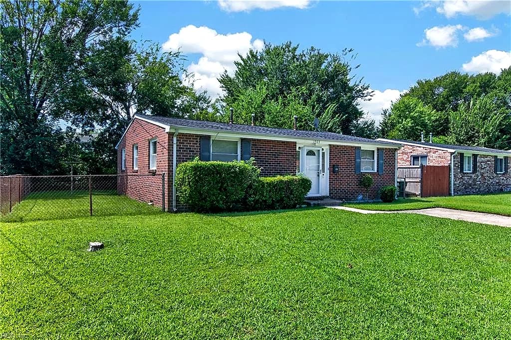 1923 McCulluch RD, HAMPTON VA 23663 - Photo 3