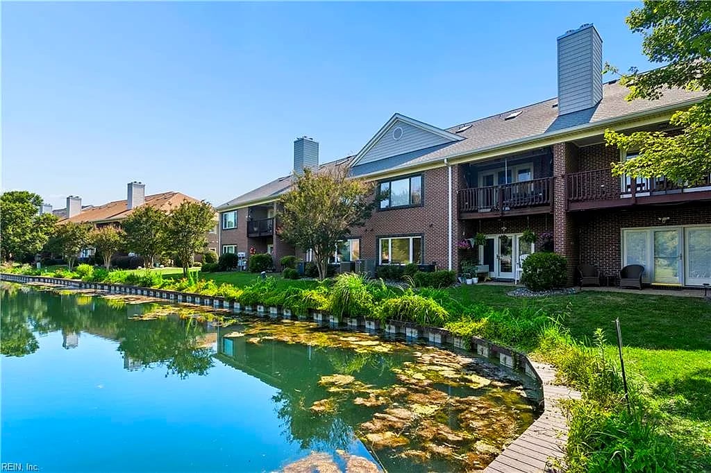 208 Genoa Dr #17, Hampton, VA