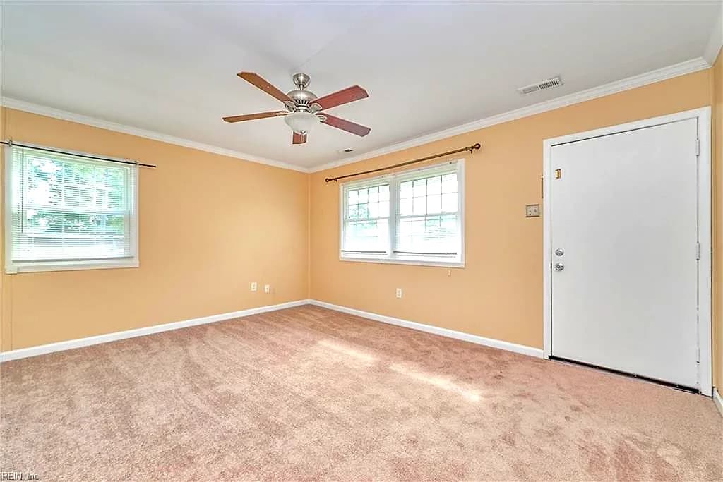 2015 Kensington DR, HAMPTON VA 23663 - Photo 5