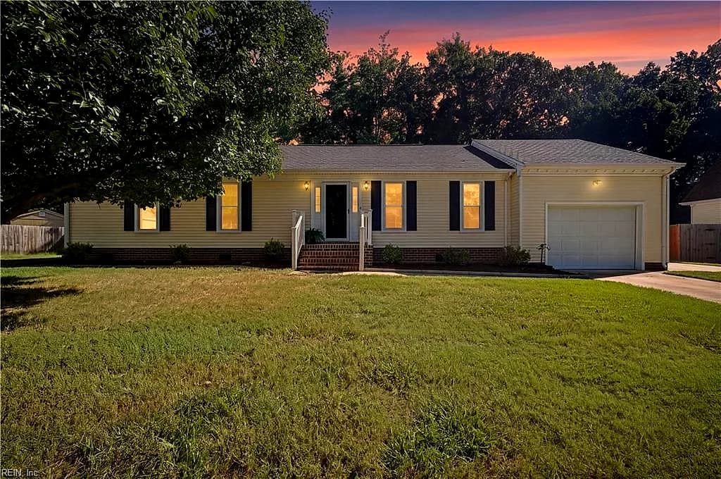 832 Woodrow CT, CHESAPEAKE VA 23322 - Photo 3