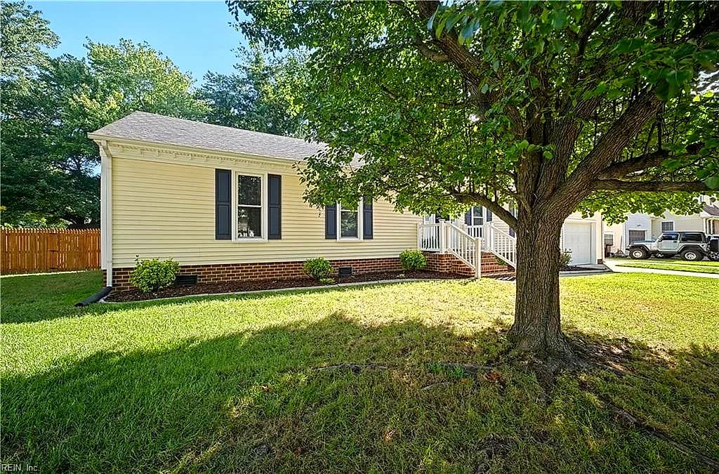 832 Woodrow CT, CHESAPEAKE VA 23322 - Photo 5