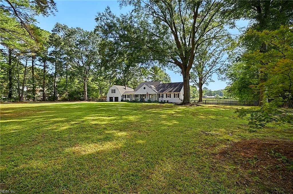 429 Warrick RD, CHESAPEAKE VA 23322 - Photo 3