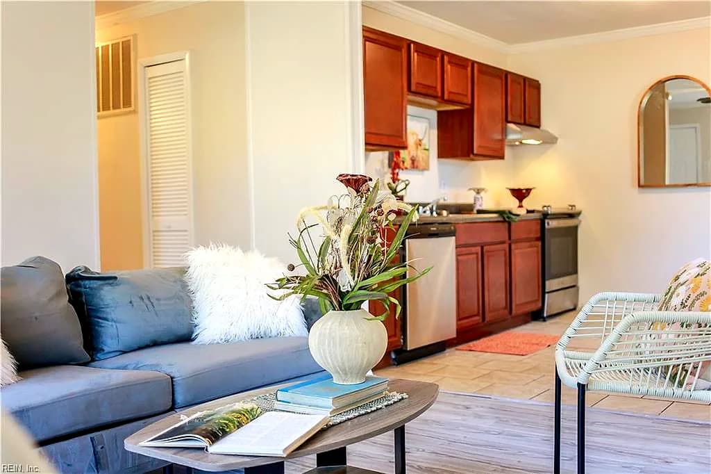 527 Price ST, HAMPTON VA 23663 - Photo 5