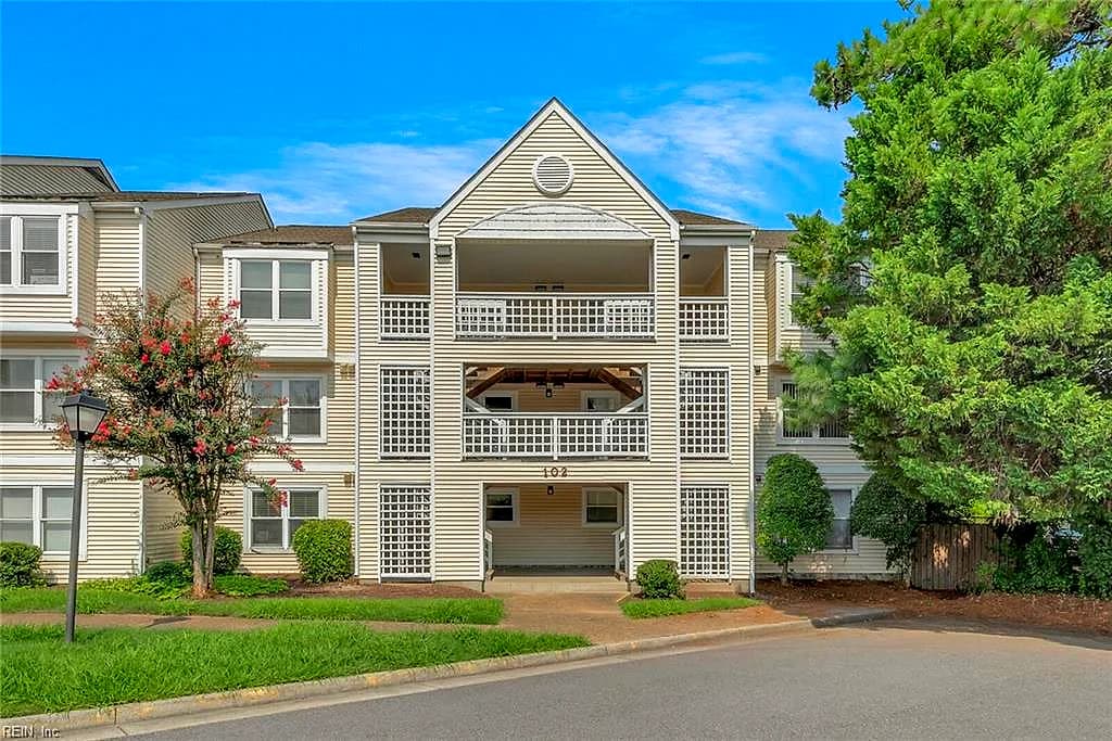 102 Lantana LN #8, HAMPTON VA 23669 - Main photo
