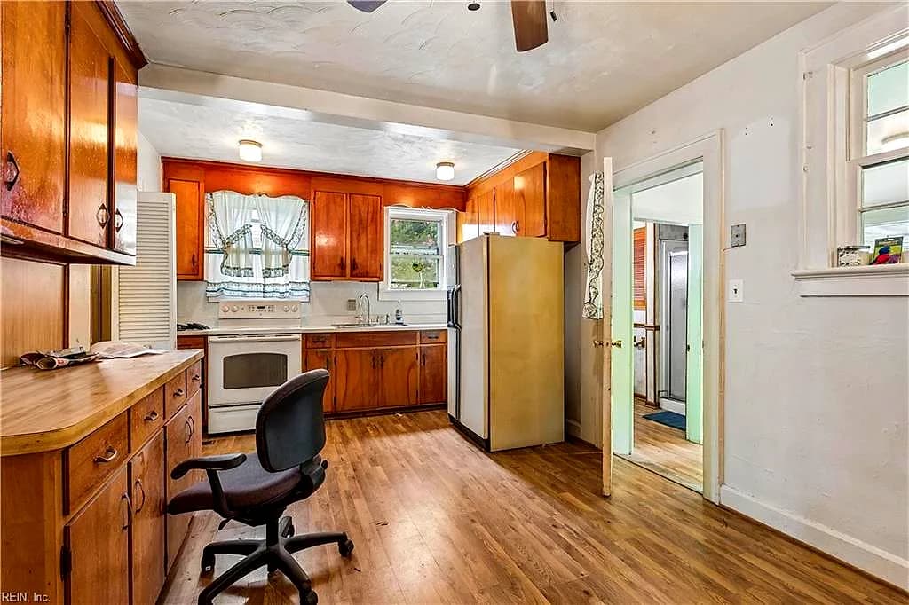 16 Old Fox Hill RD, HAMPTON VA 23669 - Photo 4