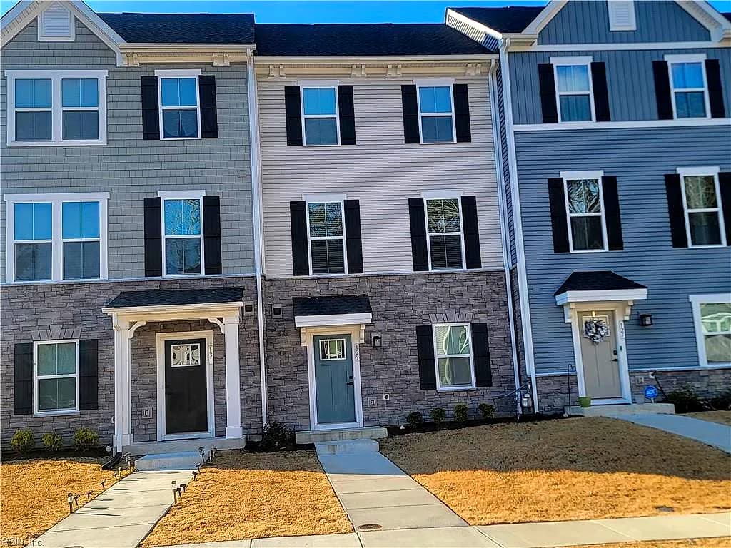 129 Pocosin PATH, POQUOSON VA 23662 - Photo 4