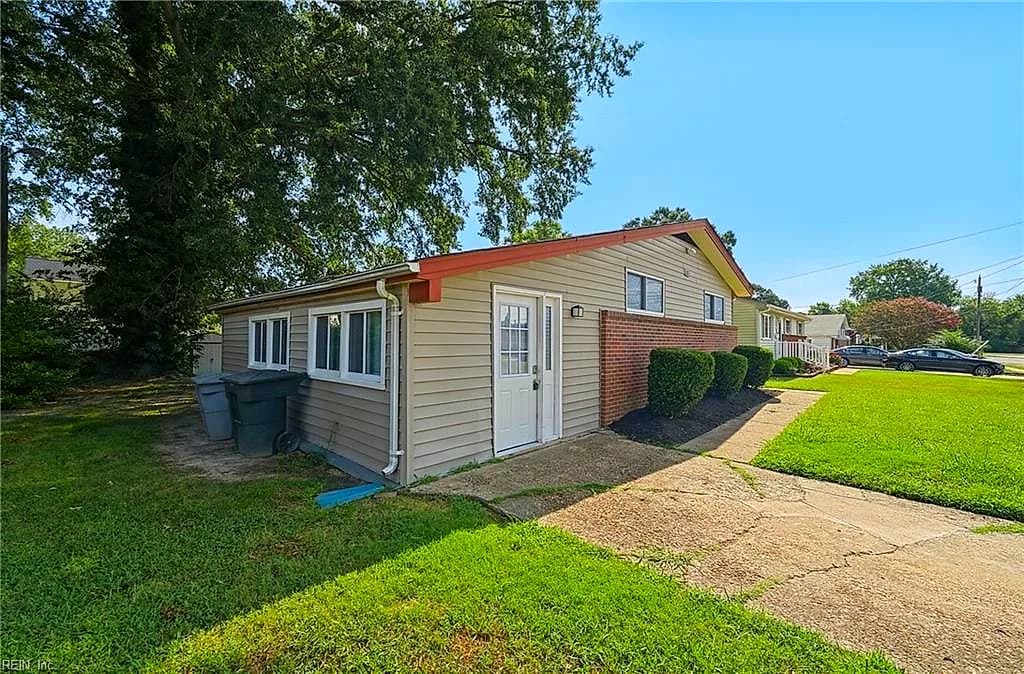 110 BAYHAVEN DR, HAMPTON VA 23666 - Photo 3