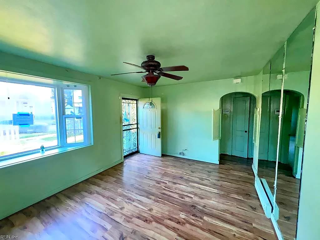 900 W 31st ST, NORFOLK VA 23508 - Photo 5
