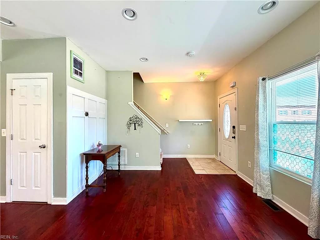7801 Doris DR, NORFOLK VA 23505 - Photo 3