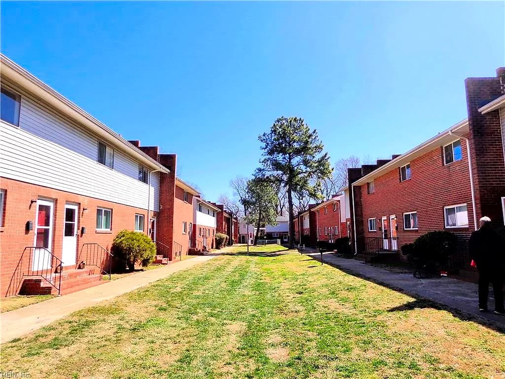 1625 W Pembroke AVE #1, HAMPTON VA 23661 - Photo 2