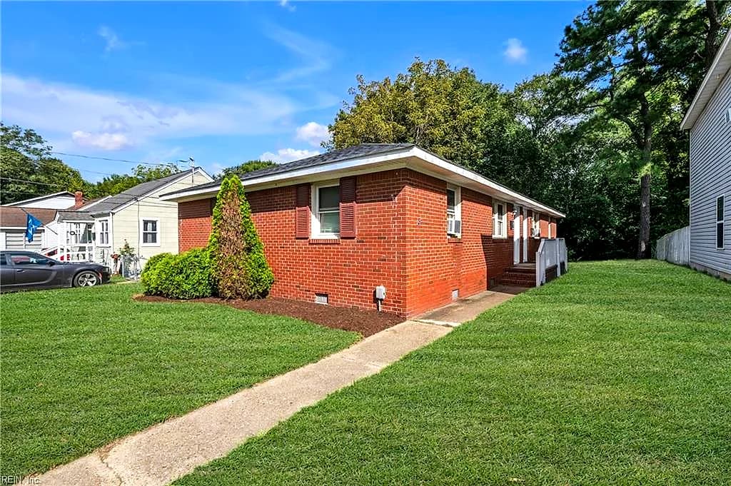 1013 Mckinley AVE, CHESAPEAKE VA 23324 - Photo 3