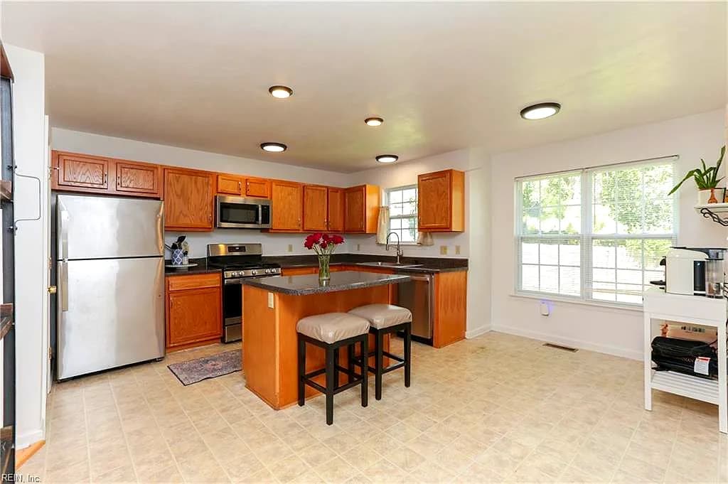 1006 Bland ST, NORFOLK VA 23513 - Photo 3