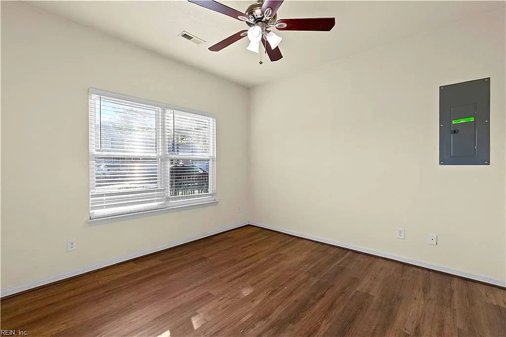1118 Commerce AVE, CHESAPEAKE VA 23324 - Photo 5