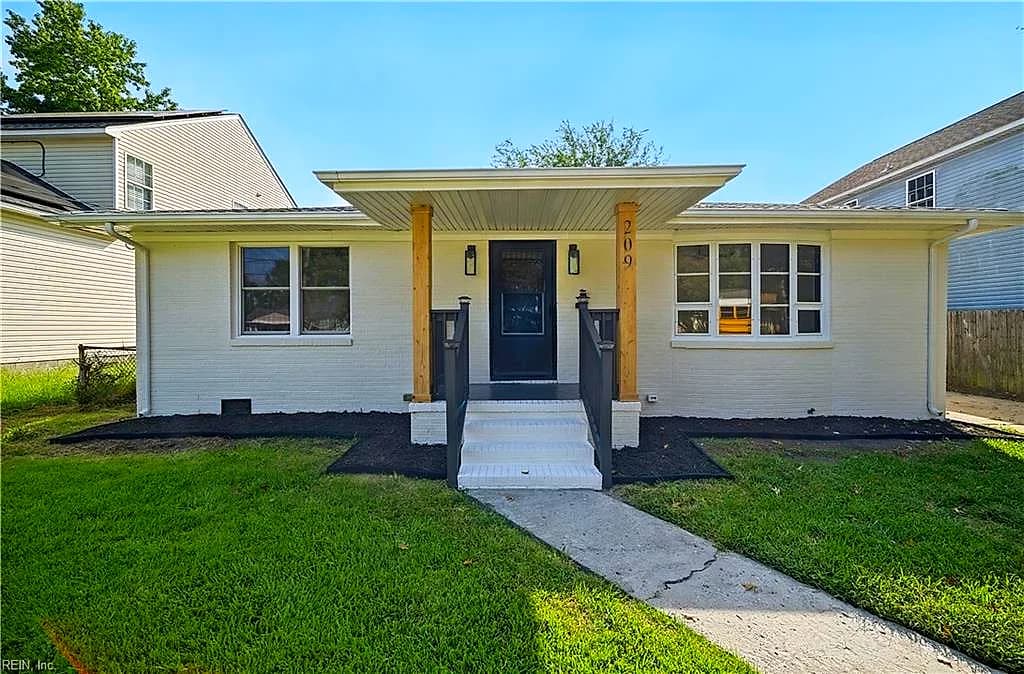 209 Ivey ST, PORTSMOUTH VA 23701 - Main photo