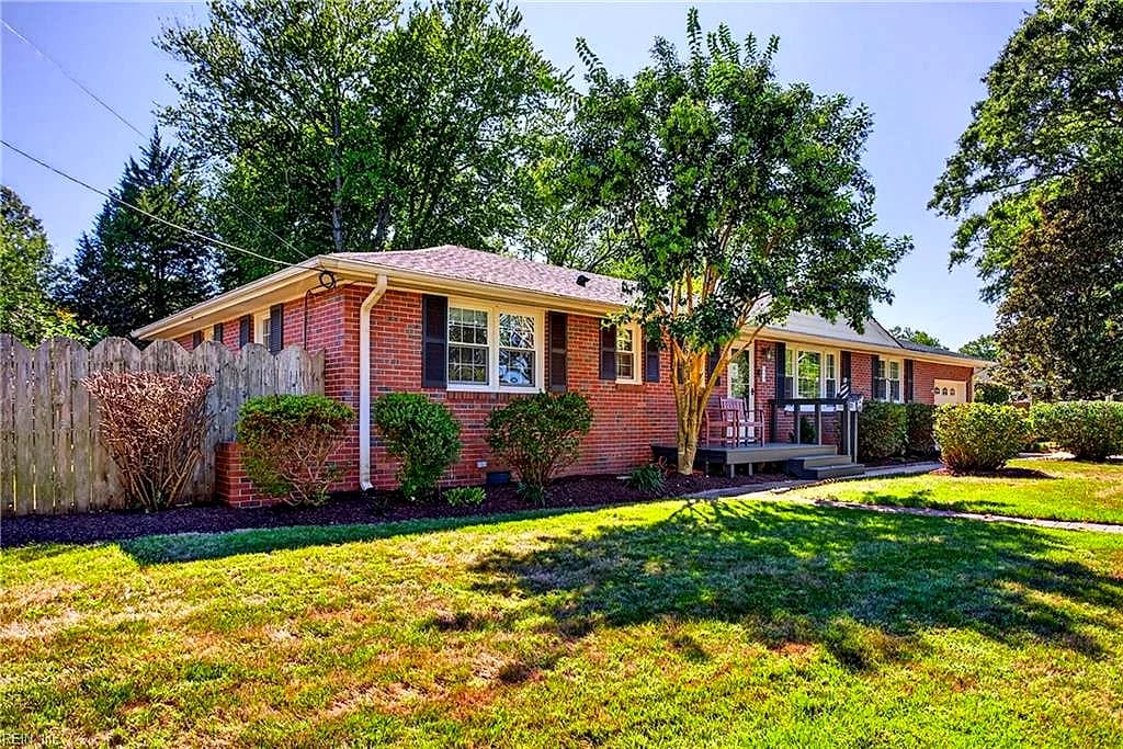 832 Brooke RD, VIRGINIA BEACH VA 23454 - Photo 3