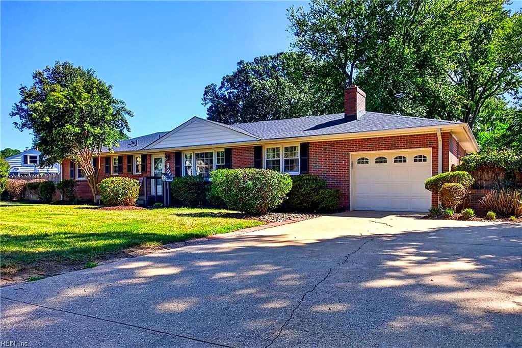 832 Brooke RD, VIRGINIA BEACH VA 23454 - Photo 4