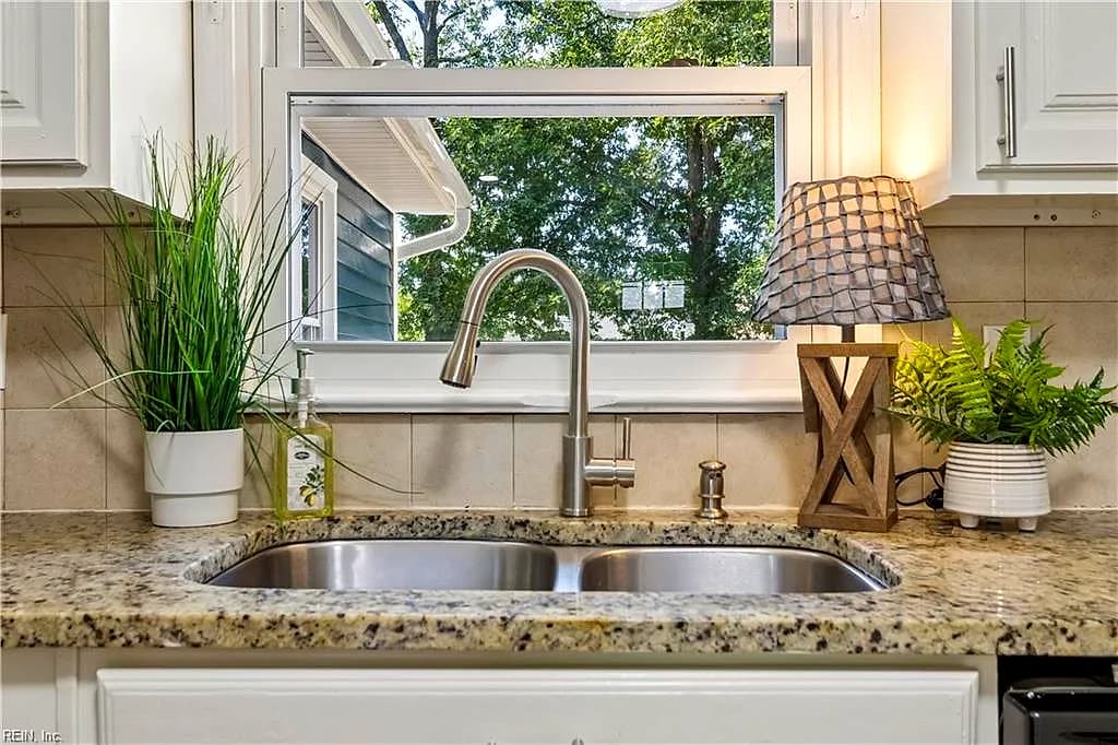 202 Woodhaven RD, NEWPORT NEWS VA 23608 - Photo 5