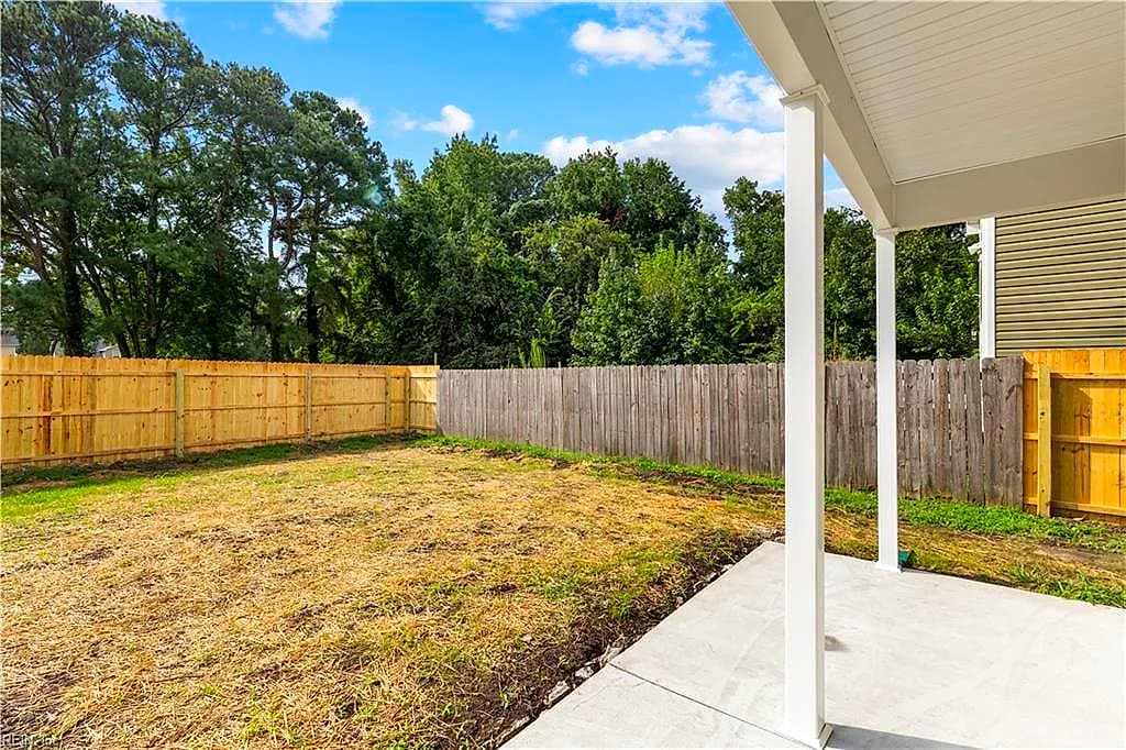 4327 Taylor RD, CHESAPEAKE VA 23321 - Photo 5