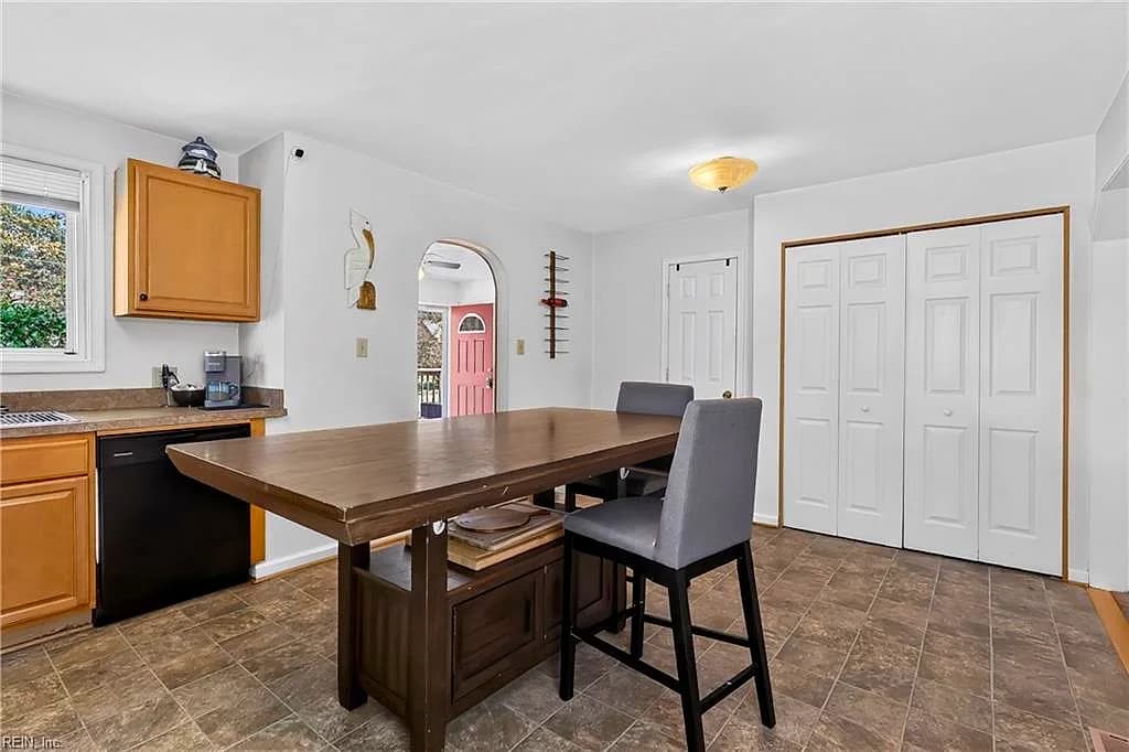 1643 Croyden RD, NORFOLK VA 23503 - Photo 5