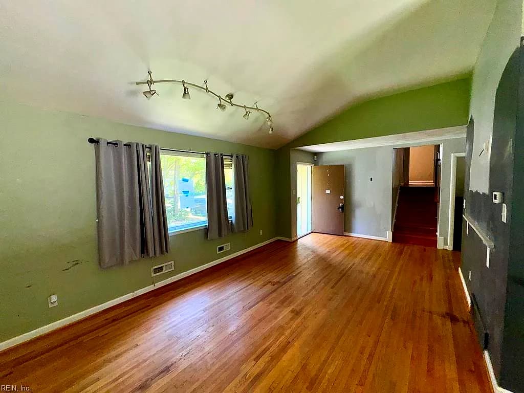 8333 Capeview AVE, NORFOLK VA 23518 - Photo 5