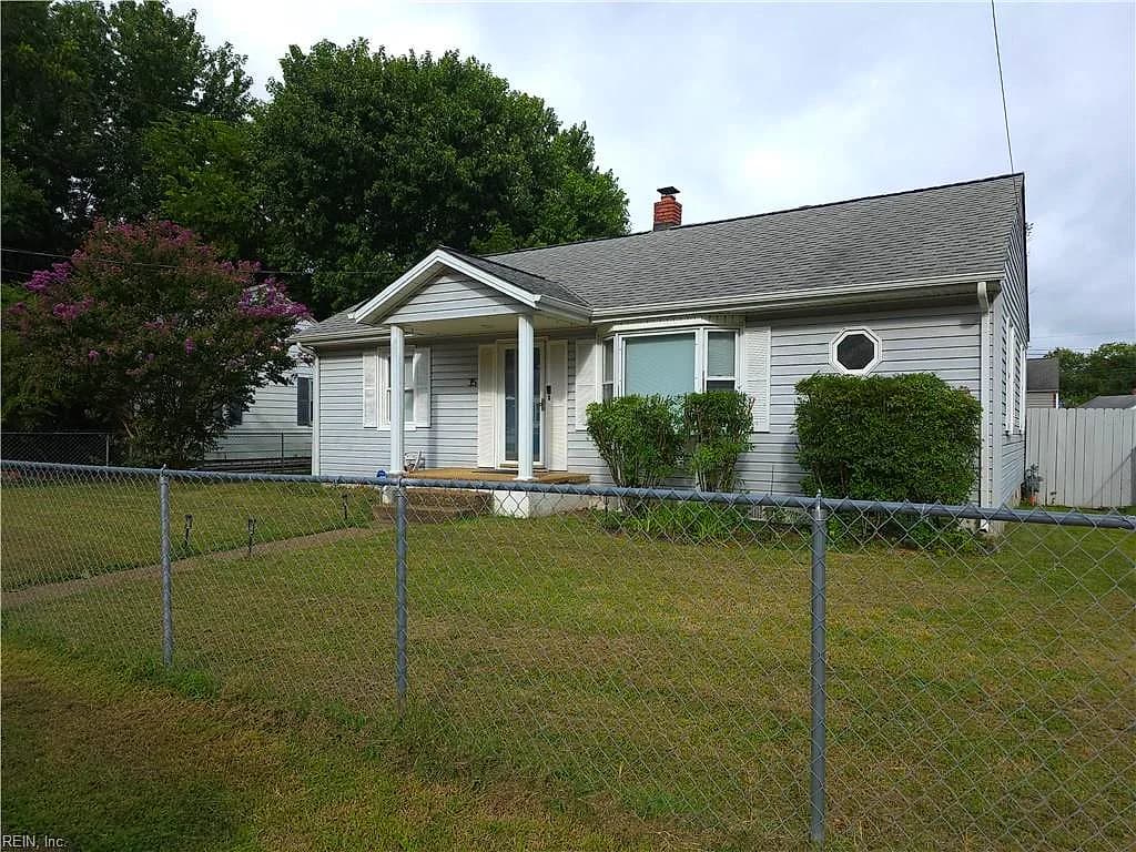 35 Laurel DR, HAMPTON VA 23669 - Main photo