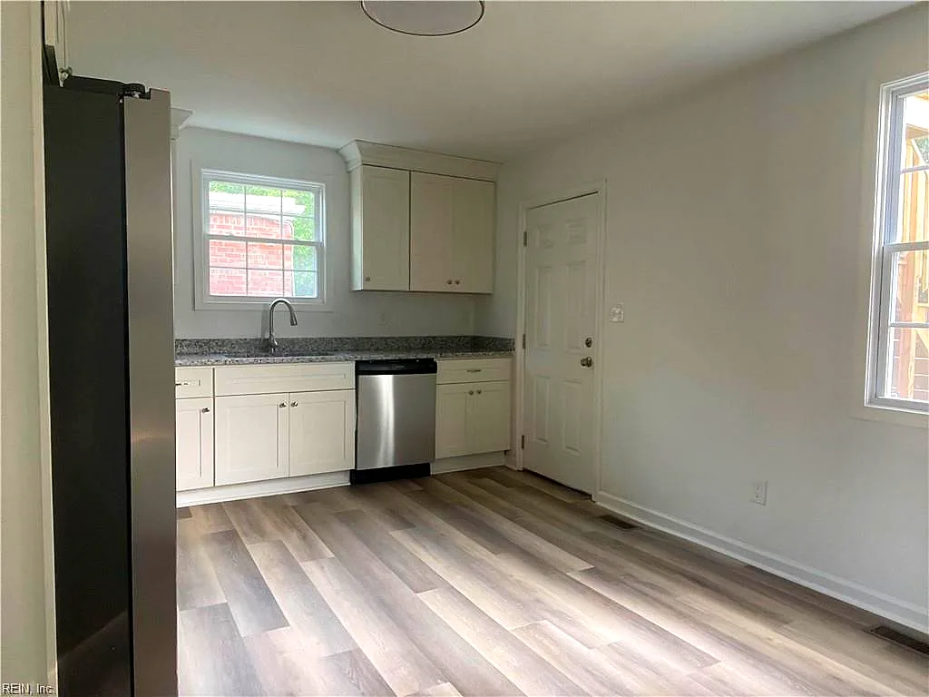 3145 Hyde Unit 1 CIR #1, NORFOLK VA 23513 - Photo 5