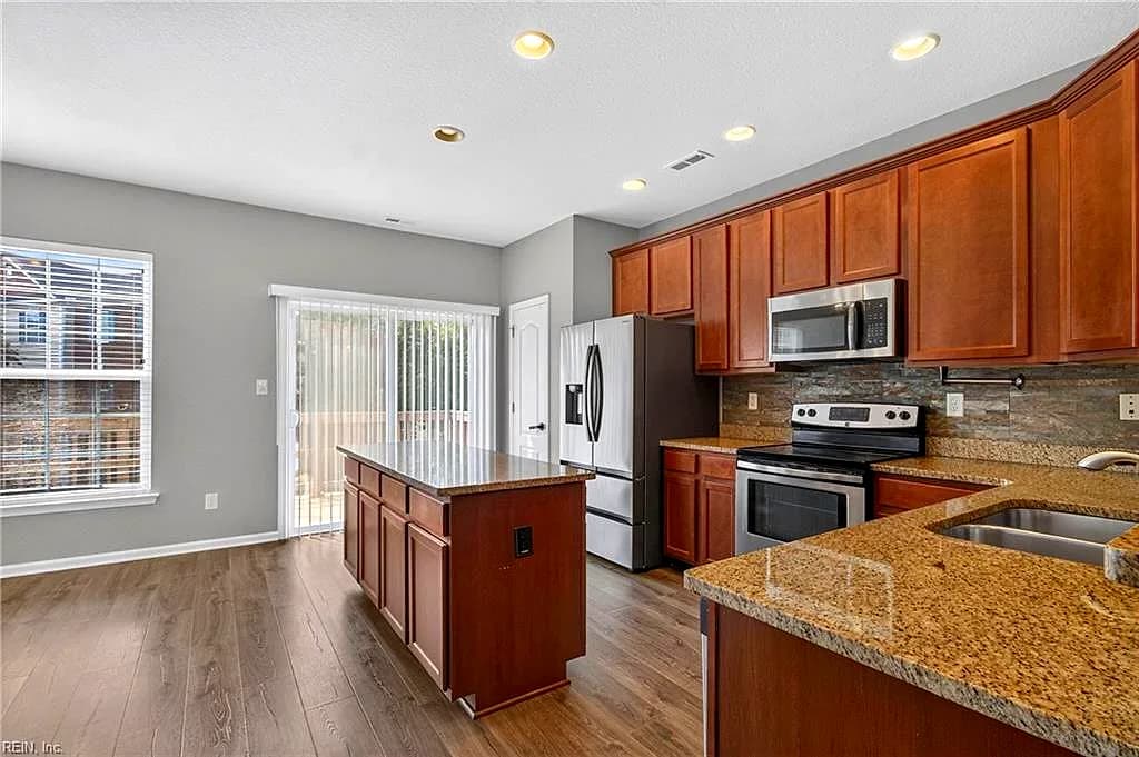 4861 Travertine AVE, VIRGINIA BEACH VA 23462 - Photo 5