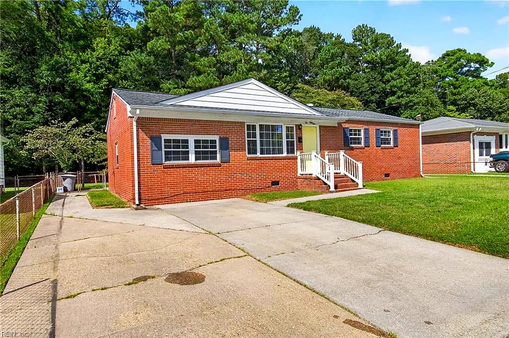 54 Cornwall TER, HAMPTON VA 23666 - Photo 4