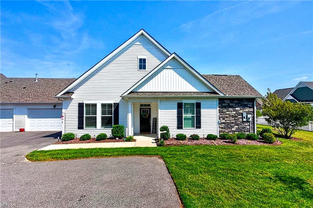 208 Richmond AVE, SMITHFIELD VA 23430 - Photo 4