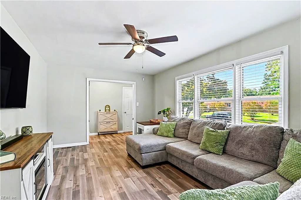 2309 Tapscott AVE, CHESAPEAKE VA 23324 - Photo 4