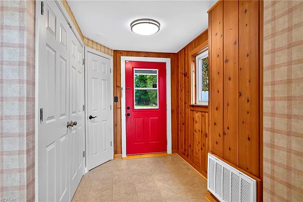 853 Hillpoint BLVD, SUFFOLK VA 23434 - Photo 4