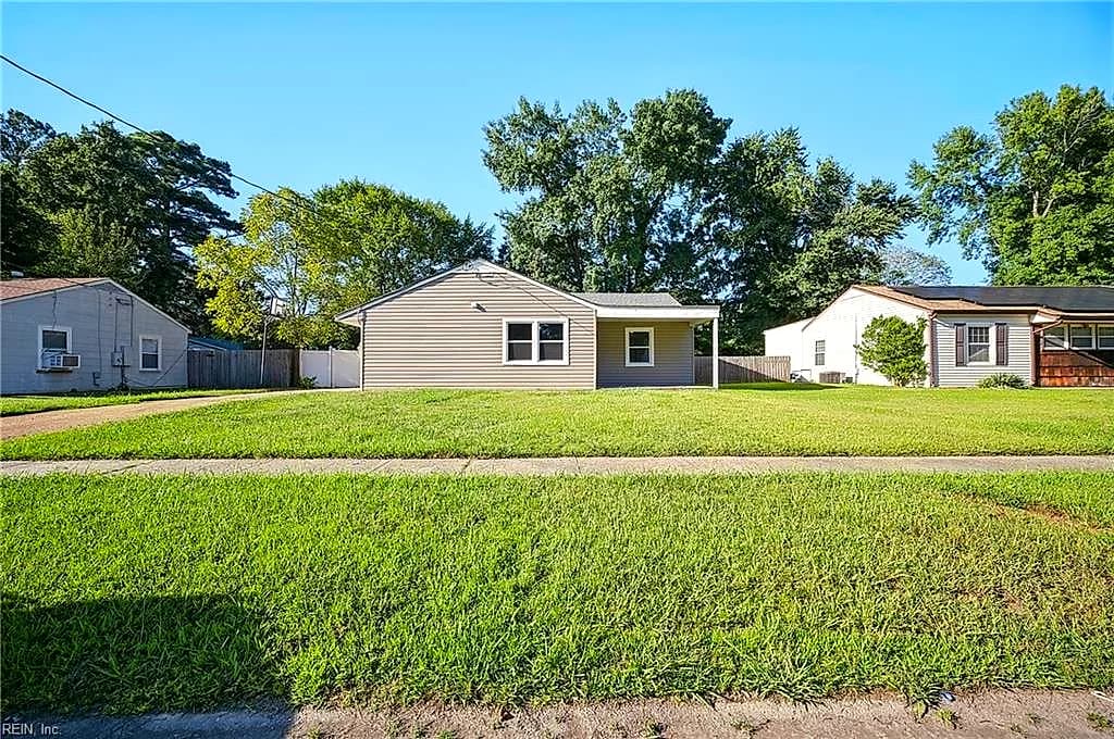 2426 Livesay RD, CHESAPEAKE VA 23323 - Photo 5