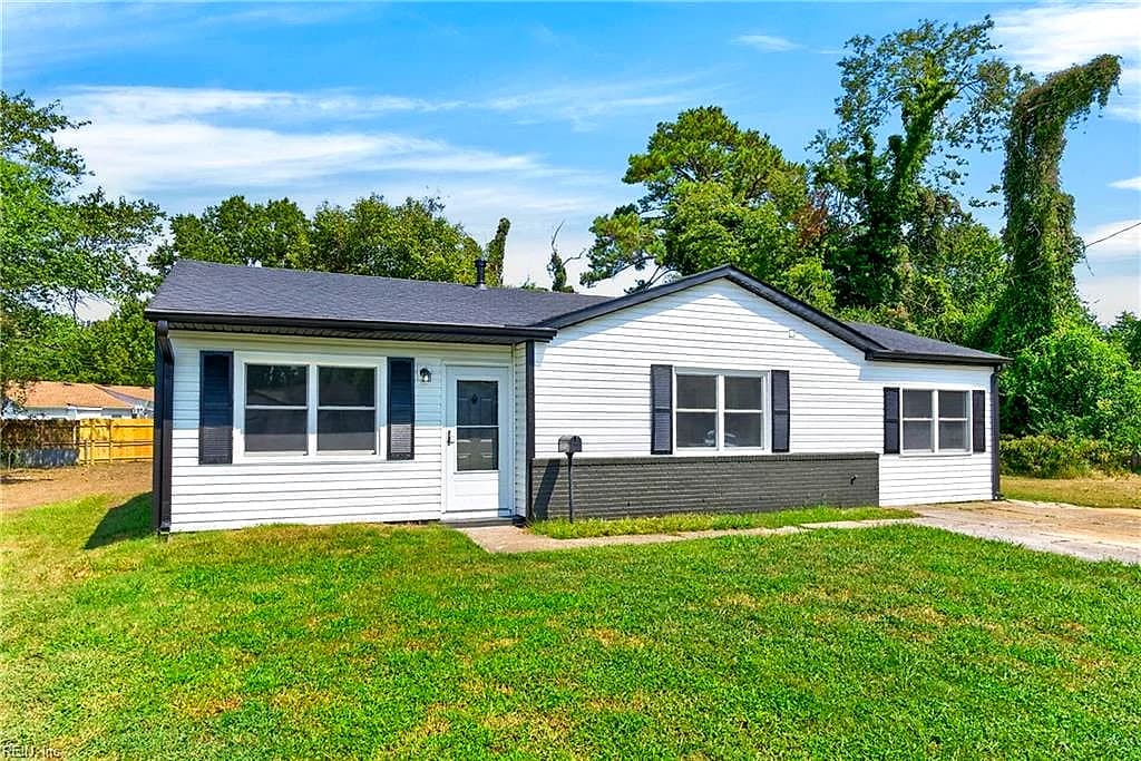 4712 Lonewillow LN, VIRGINIA BEACH VA 23455 - Photo 3